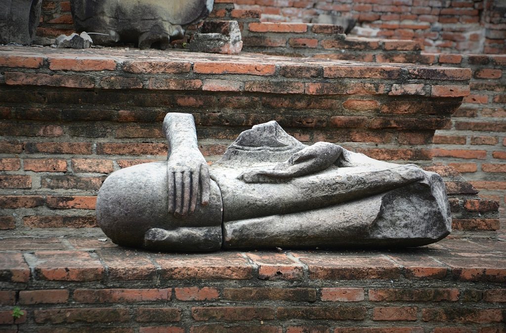 Wat Mahathat: The Buddha Head in the Tree