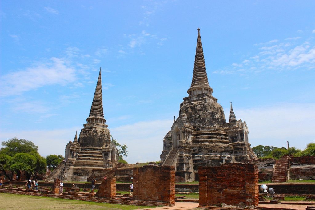 Ayutthaya Travel Guide: Temples and Ancient Ruins