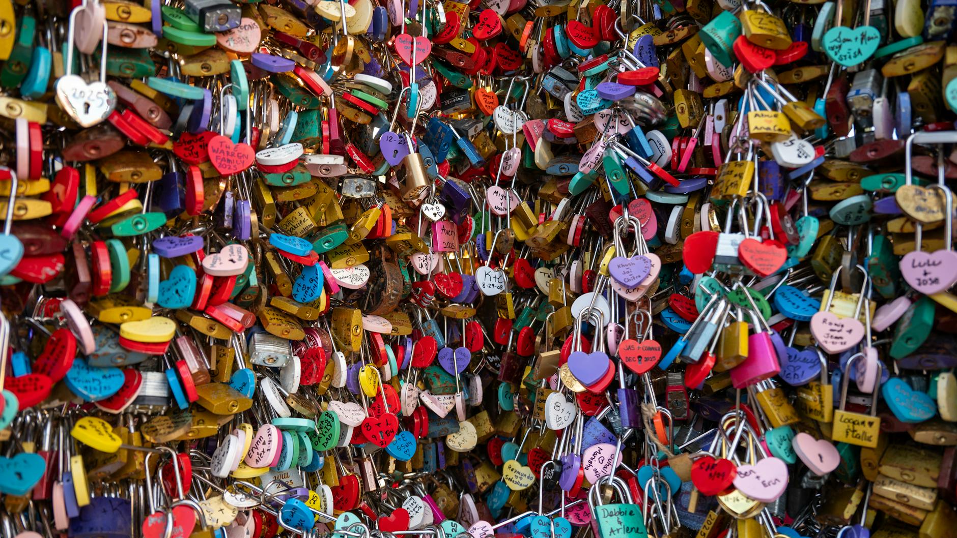 A Bridge of Hearts from Lahore to Prizen