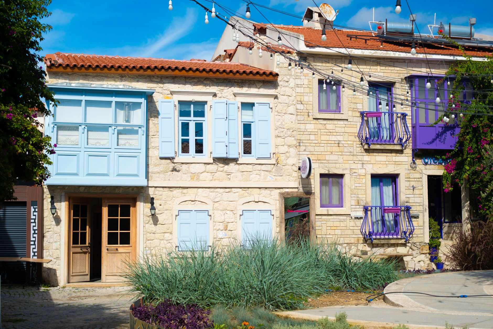 Alaçatı Holiday Guide: Places to See, Food and Accommodation Suggestions