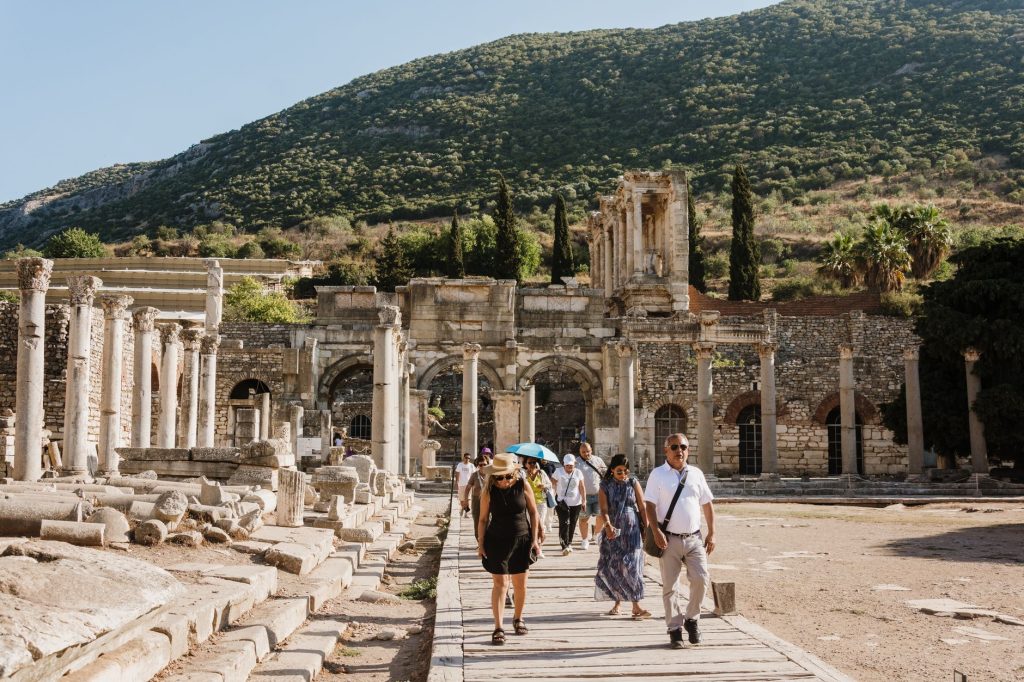 Ancient Cities of the Aegean: A Journey Guide to History