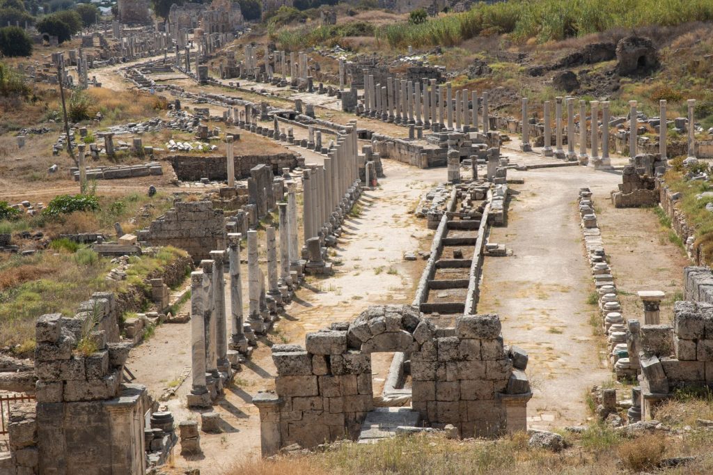 Antalya Perge Ancient City Travel Guide: History, Location, Transportation and Visiting Tips