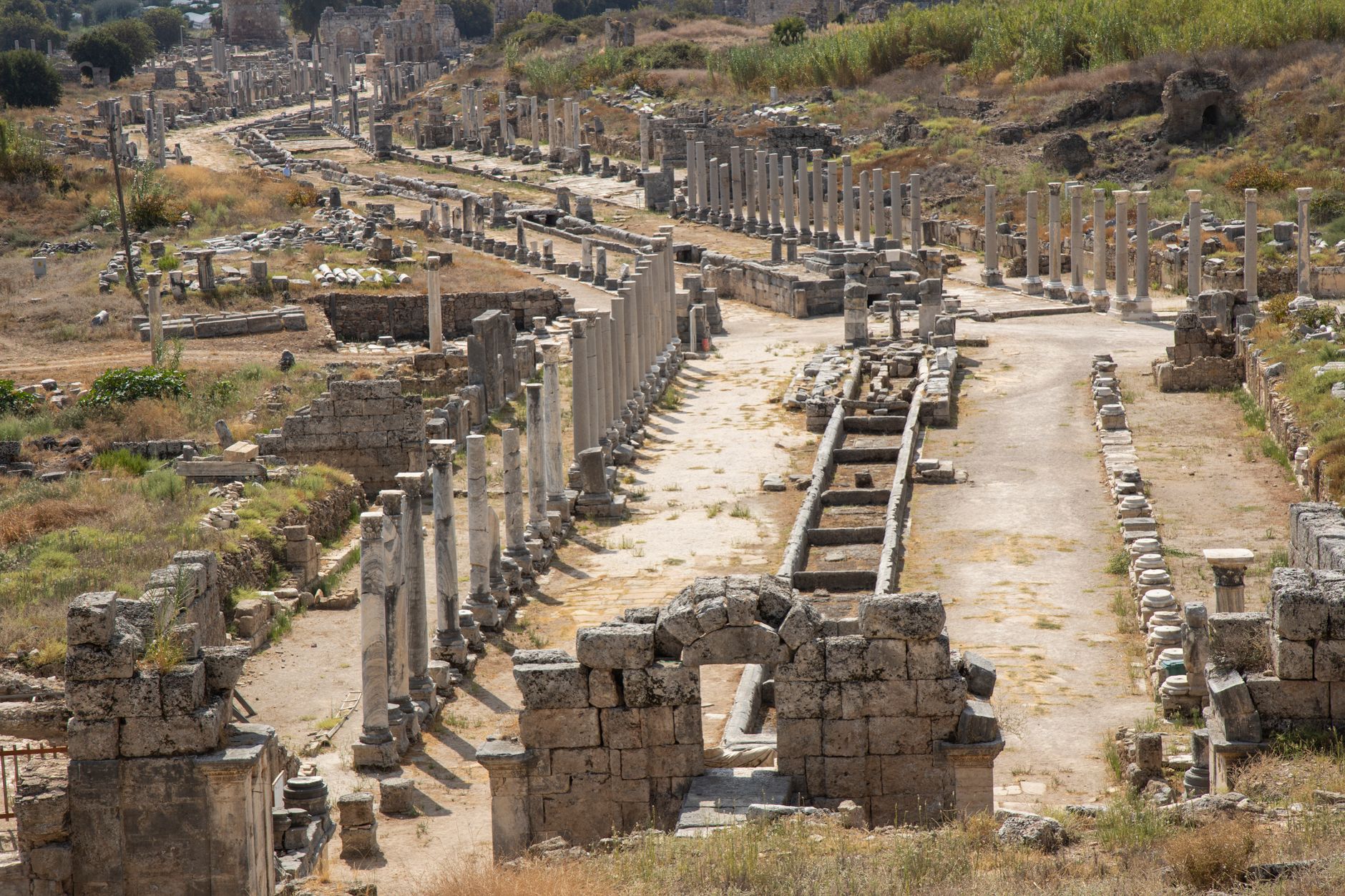 Antalya Perge Ancient City Travel Guide: History, Location, Transportation and Visiting Tips