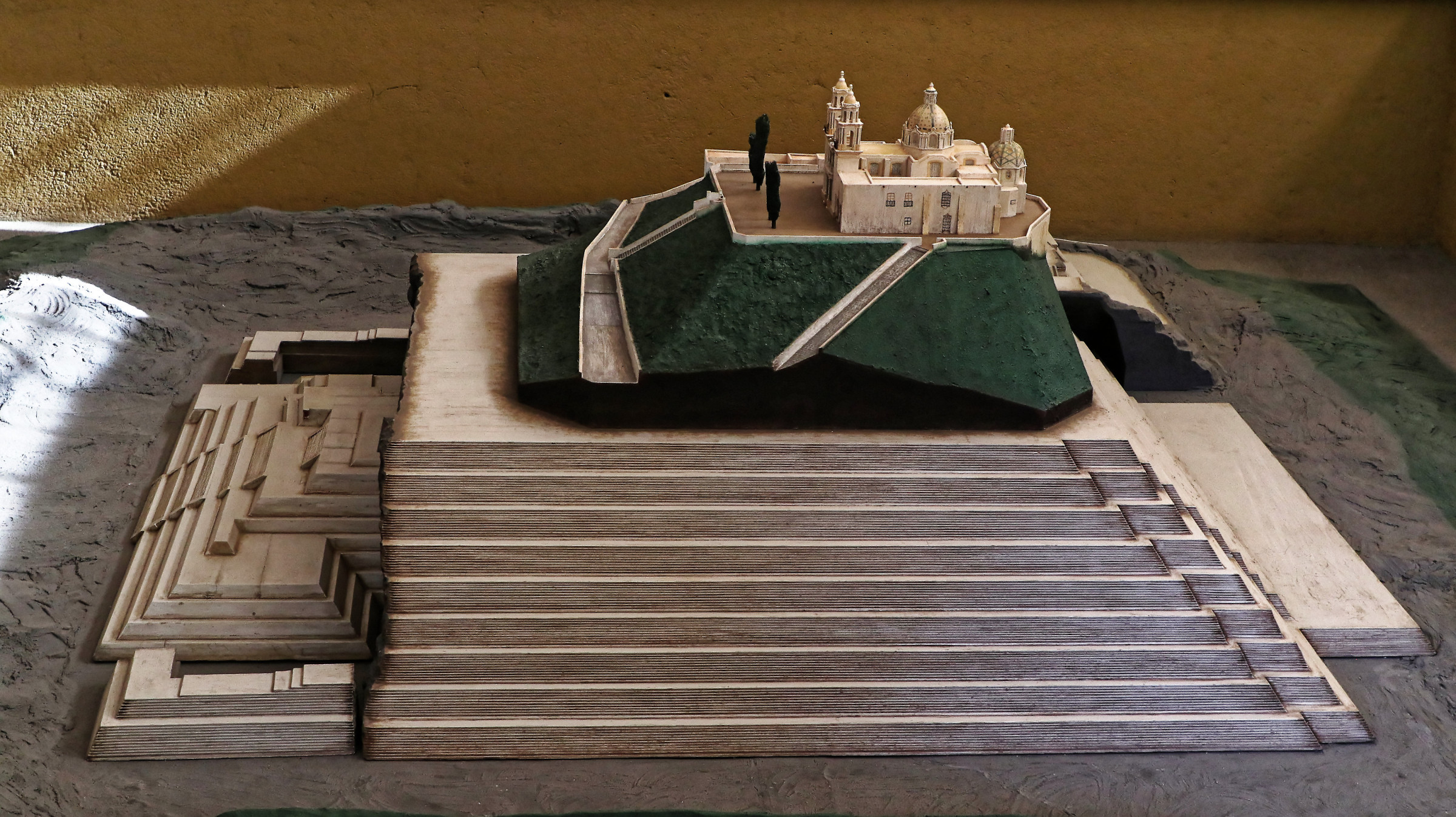 A model showing the buried Great Pyramid of Cholula