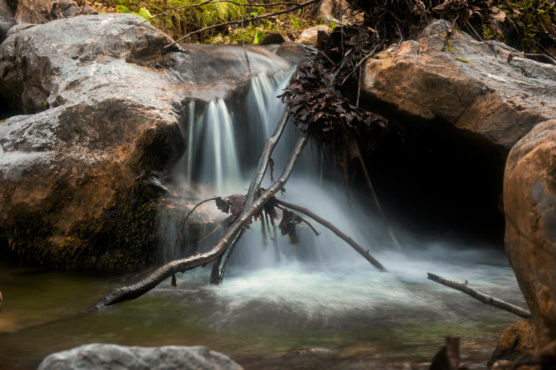 Dim Stream Travel Guide