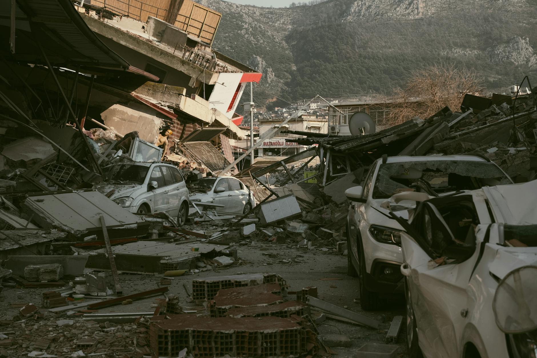Earthquake Trauma of Southern Anatolia in the Middle East