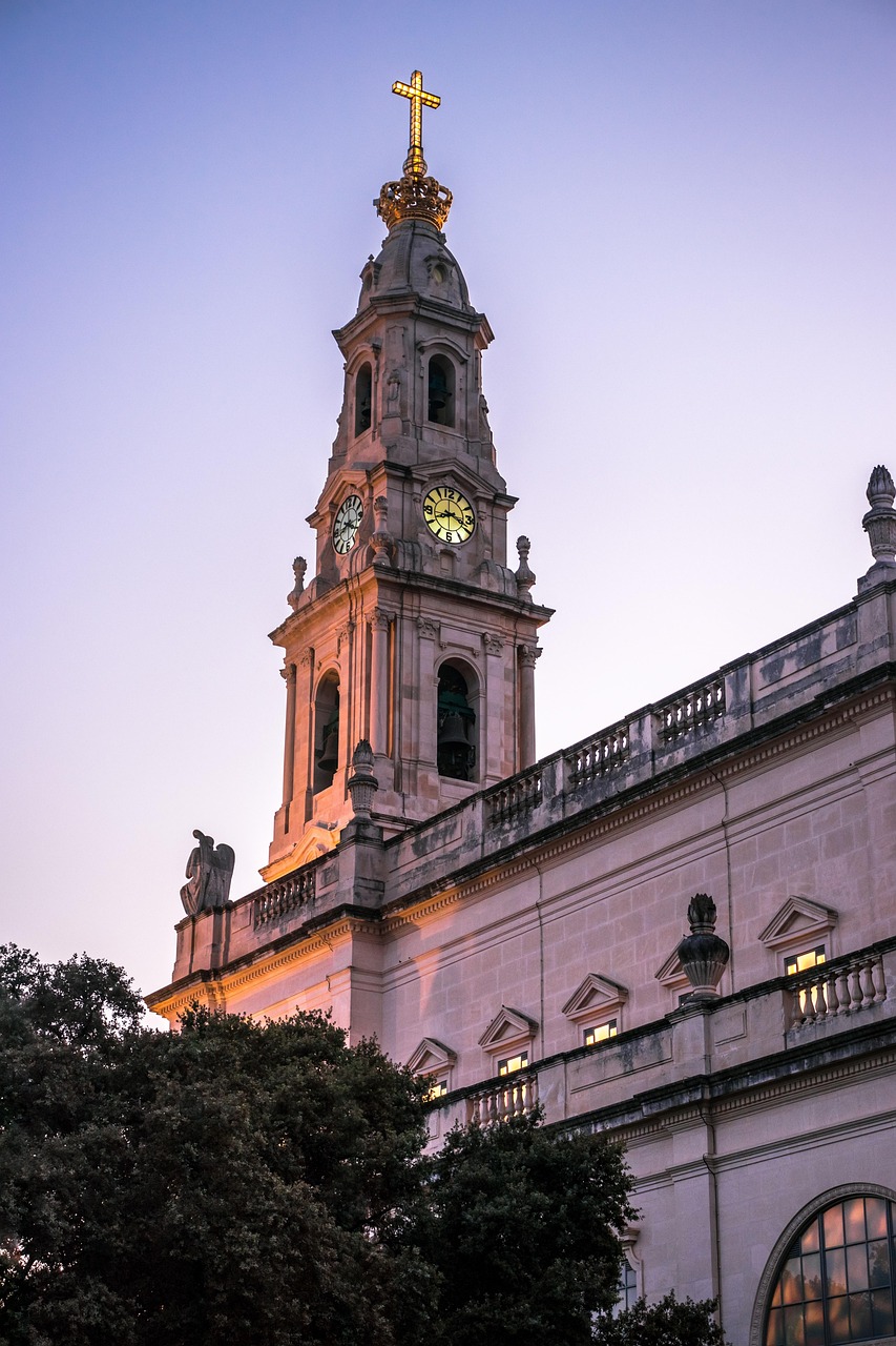 The colonnade of the Fatima basilica