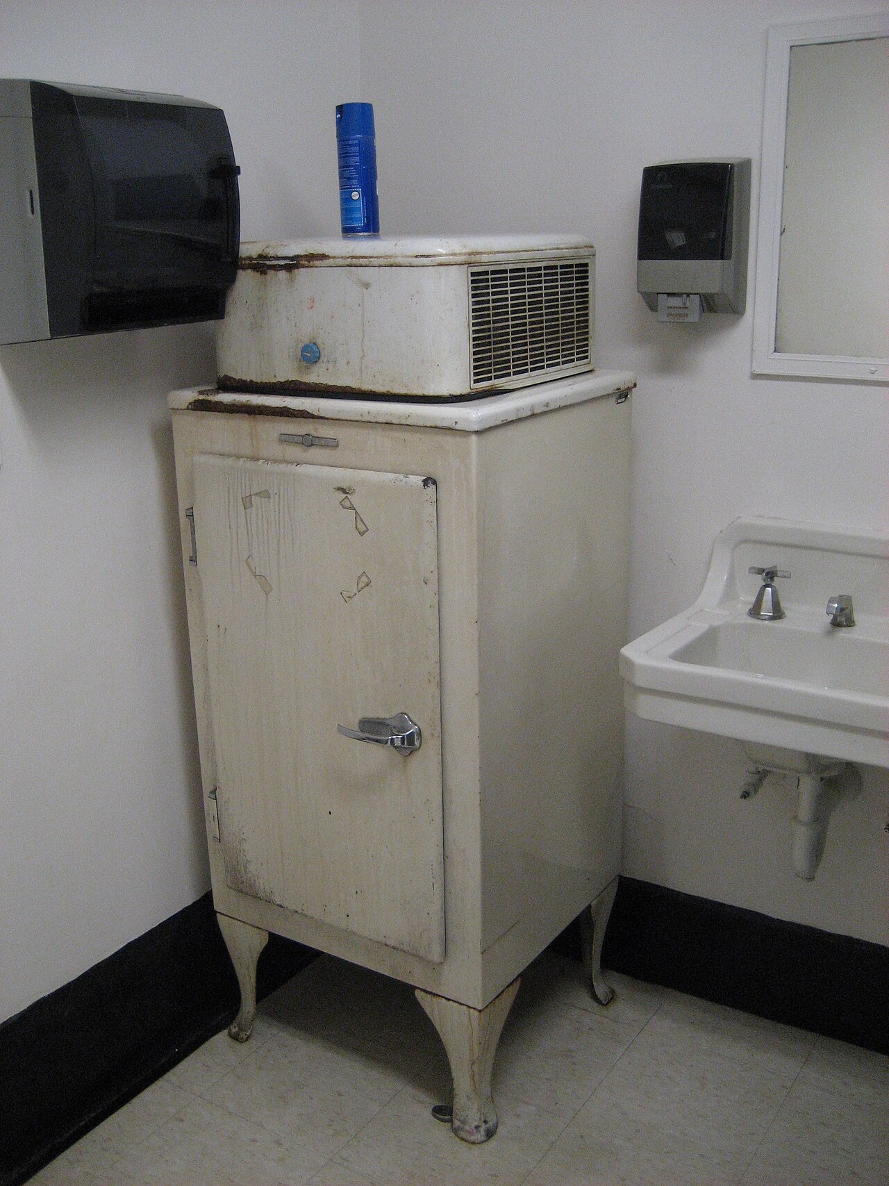 An early General Electric Monitor-Top refrigerator
