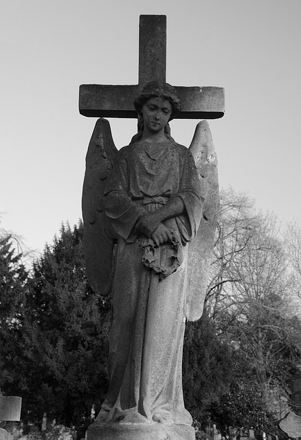 A stone angel monument