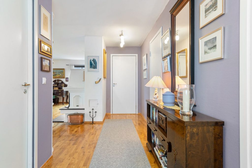 Home Entrance Hallway Decoration Examples