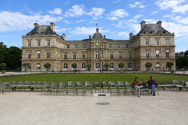 The central pond of the Luxembourg Gardens