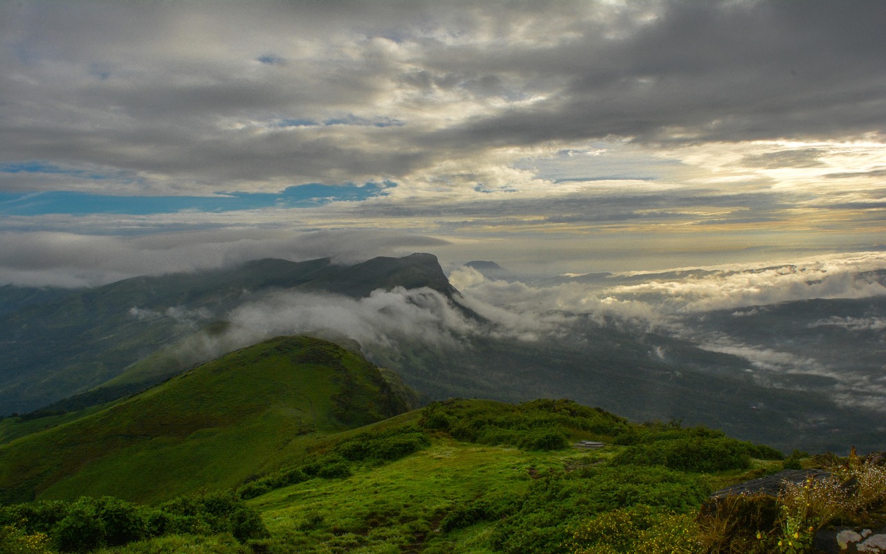 The green slopes of the Western Ghats that run down the spine of Maharashtra