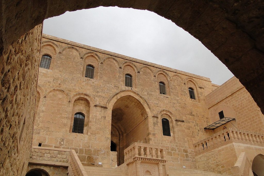 Wandering Through Mardin’s Stone Houses: Architecture, Culture & Travel Tips