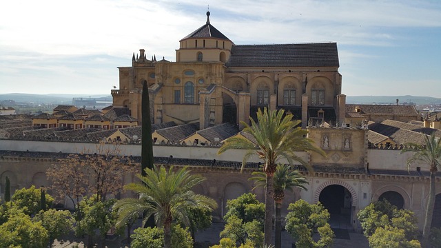 Inside the Mezquita: Mihrab, Mosaics and the Cathedral