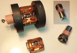 The magnetron, the component that generates the microwaves