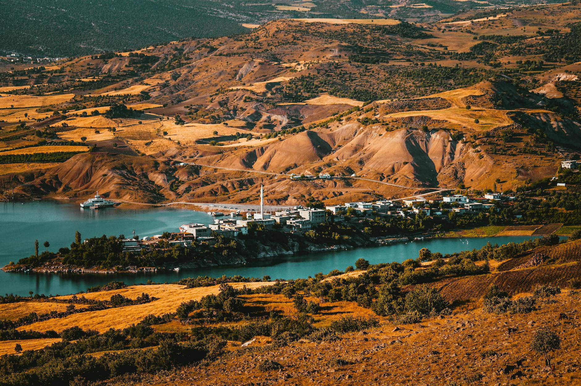 Oylat Travel Guide