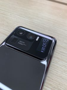A multi-lens smartphone camera array
