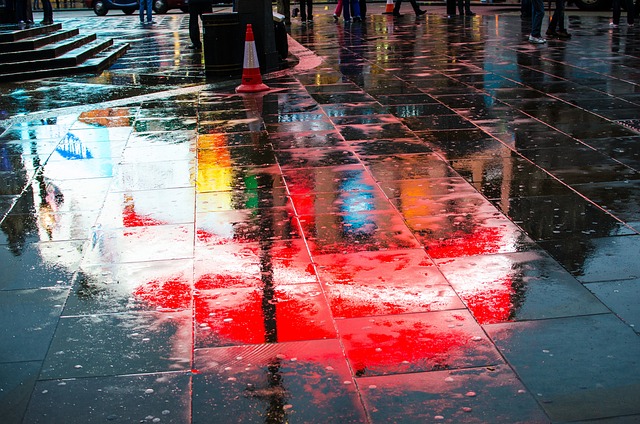 The busy junction of Piccadilly Circus