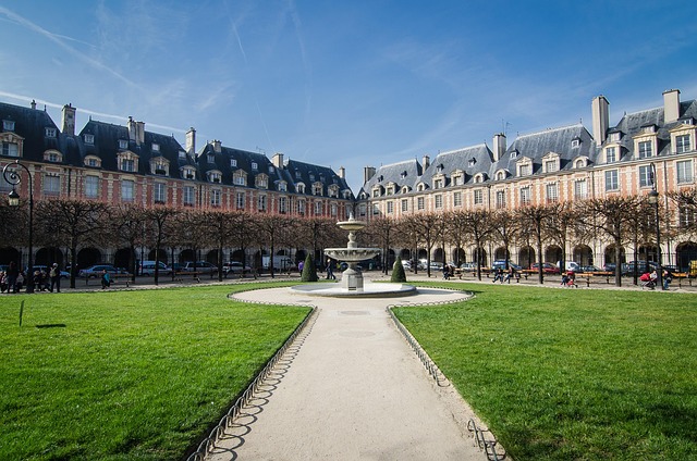 Arcades around a historic Paris square