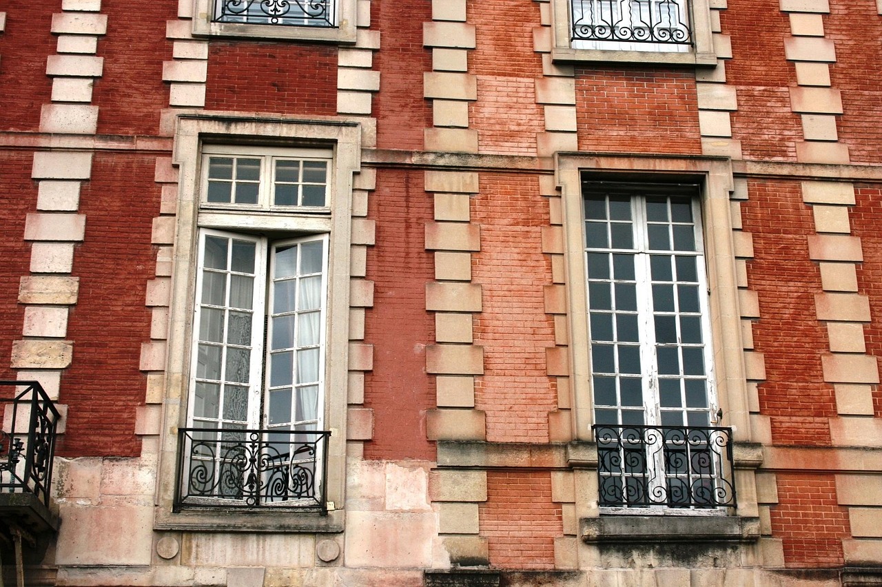 The facades of the Place des Vosges