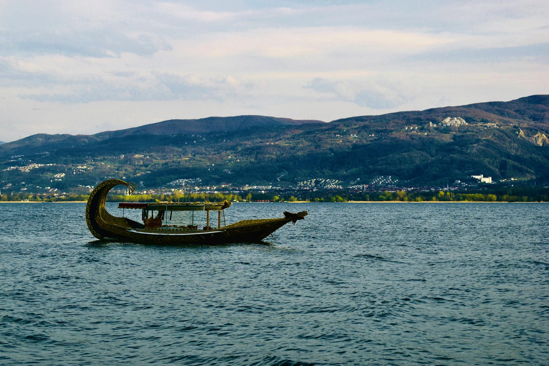 Sapanca Lake Travel Guide
