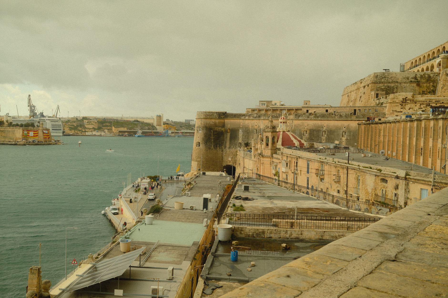 Ships St. Nicholas Island Holiday Travel Guide