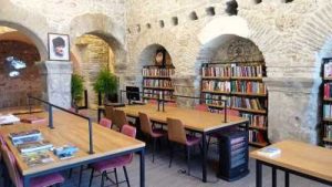 Side Turizm Ve Seyahat Kutuphanesi
