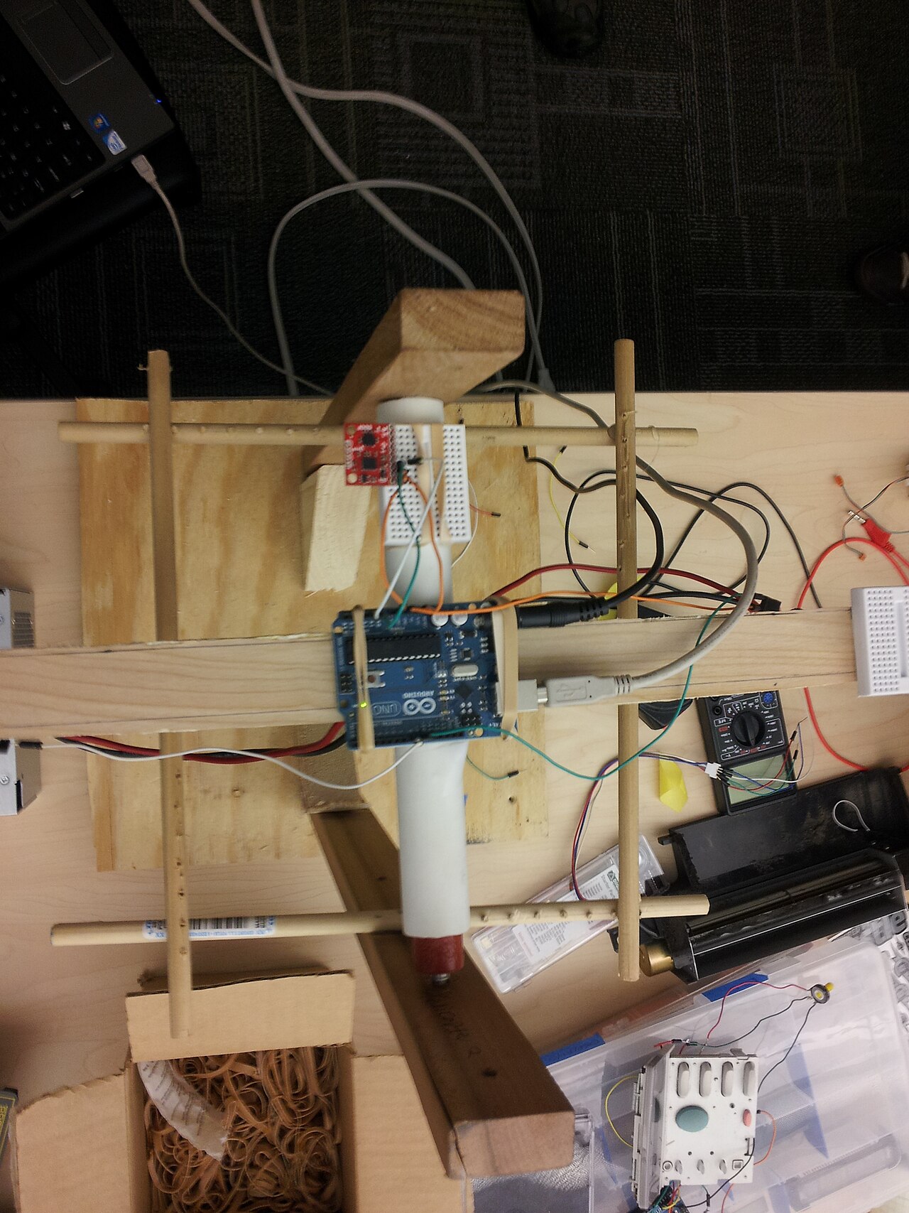 A gyroscope/accelerometer sensor unit
