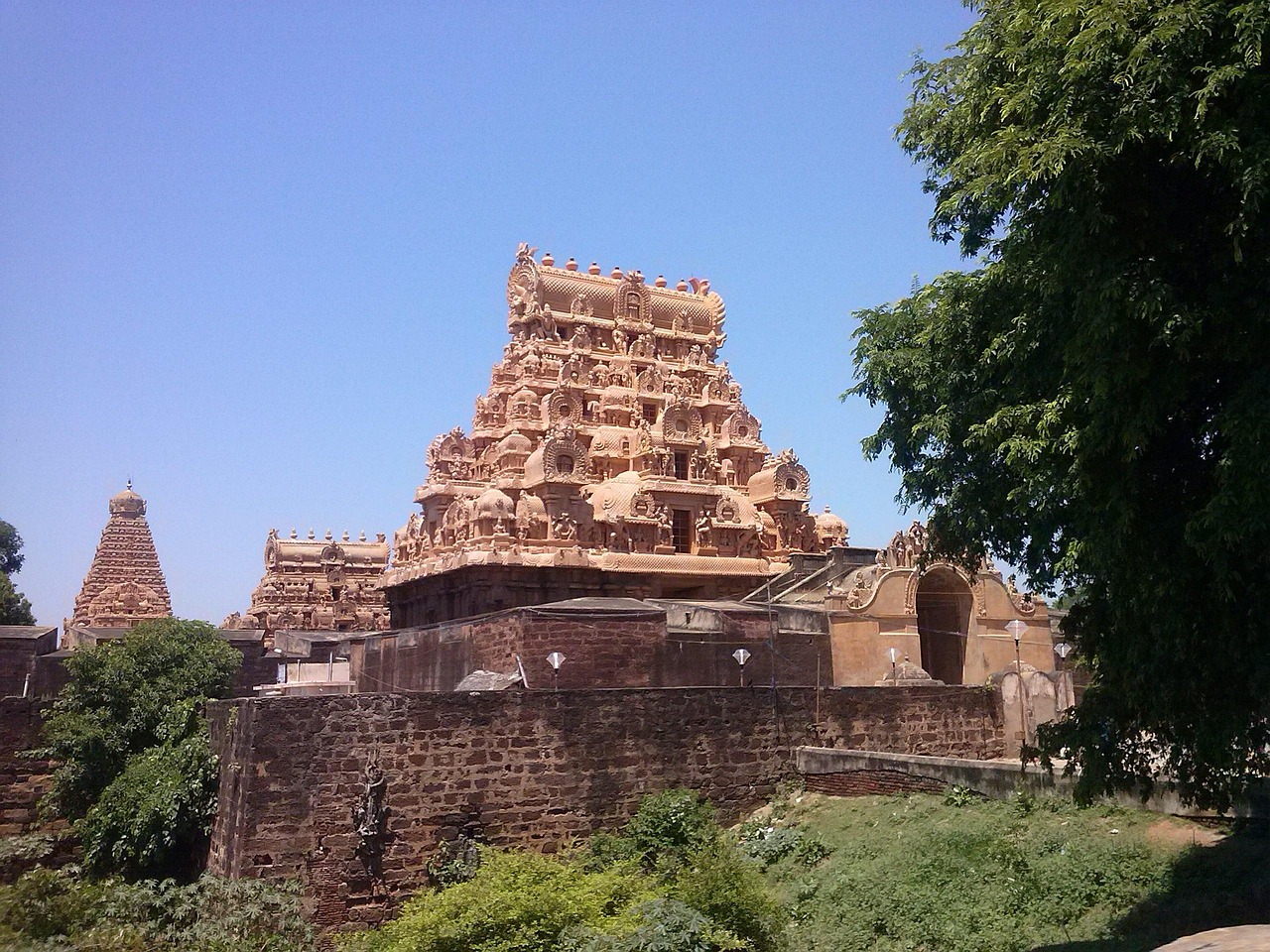The Brihadeeswarar Temple of Thanjavur, a masterpiece of the Chola dynasty