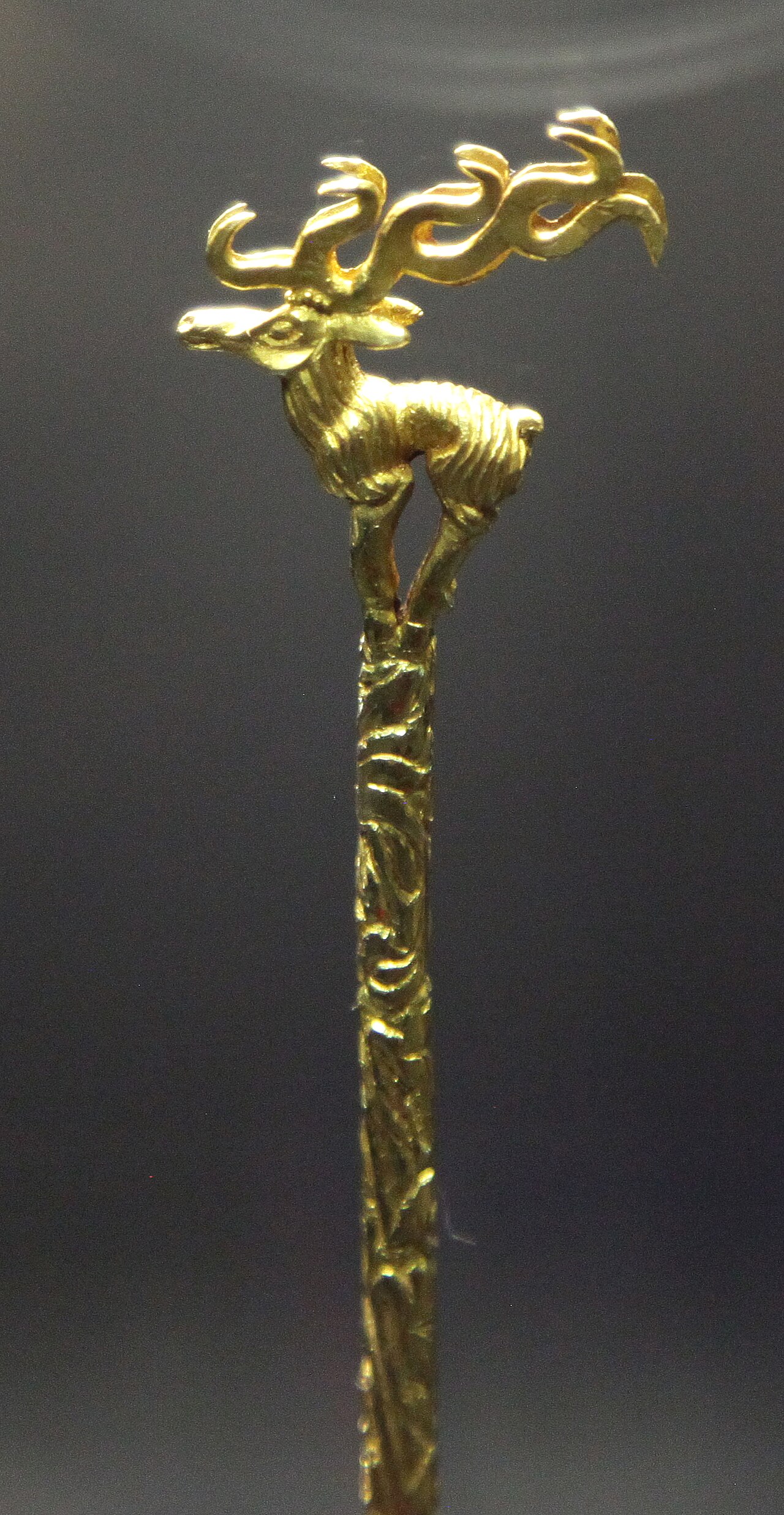 Arzhan deer pin.jpg