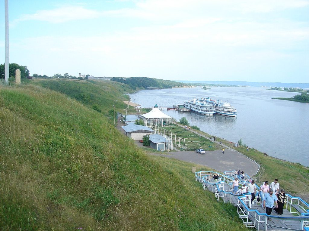 Cruise ships Bolgar.JPG