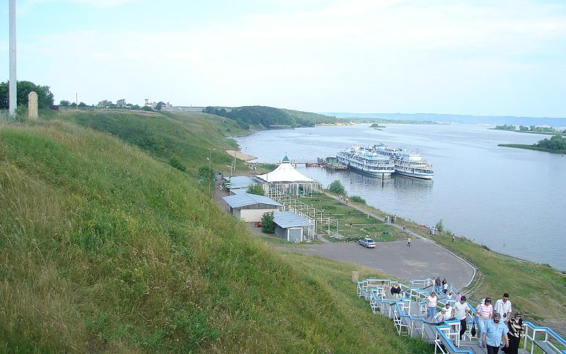 Cruise ships Bolgar.JPG