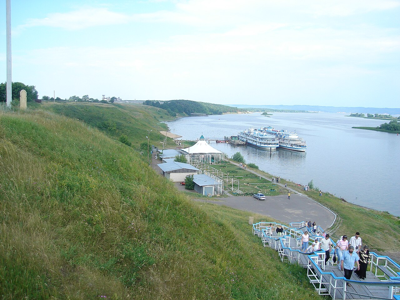 Cruise ships Bolgar.JPG