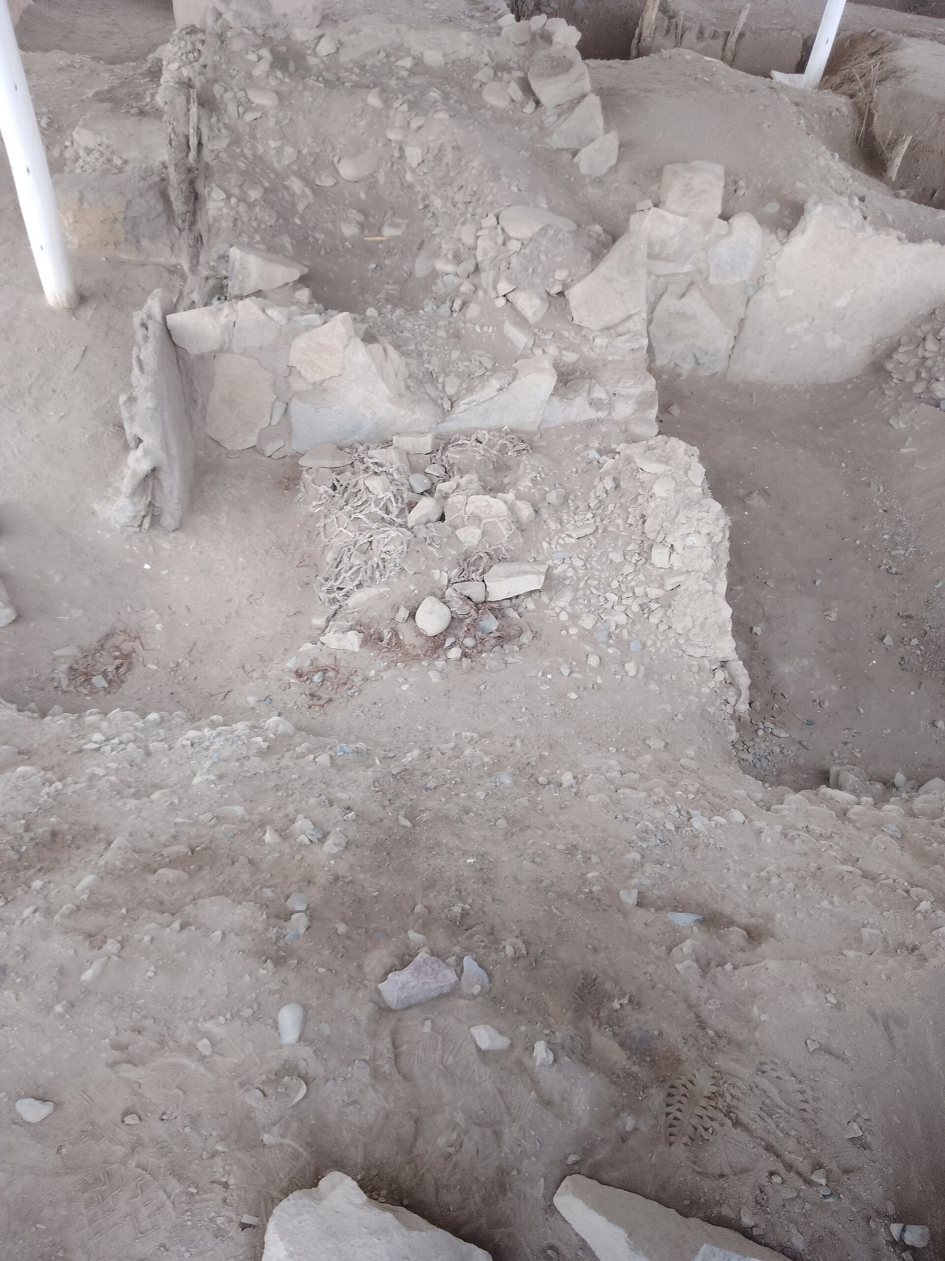 Stone-filled woven bags, known as shicras, used to build up the fill of Caral’s pyramids — a technique that may have helped the structures survive earthquakes.