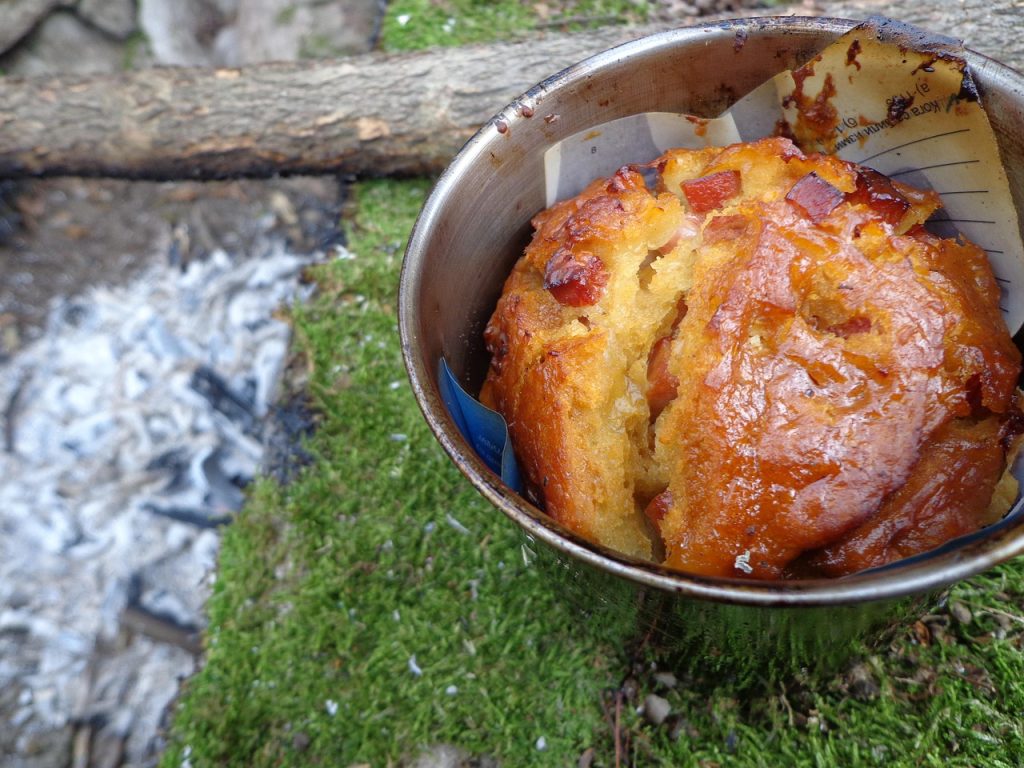 Bannock, adapted from European flour, became a staple of Cree cooking.