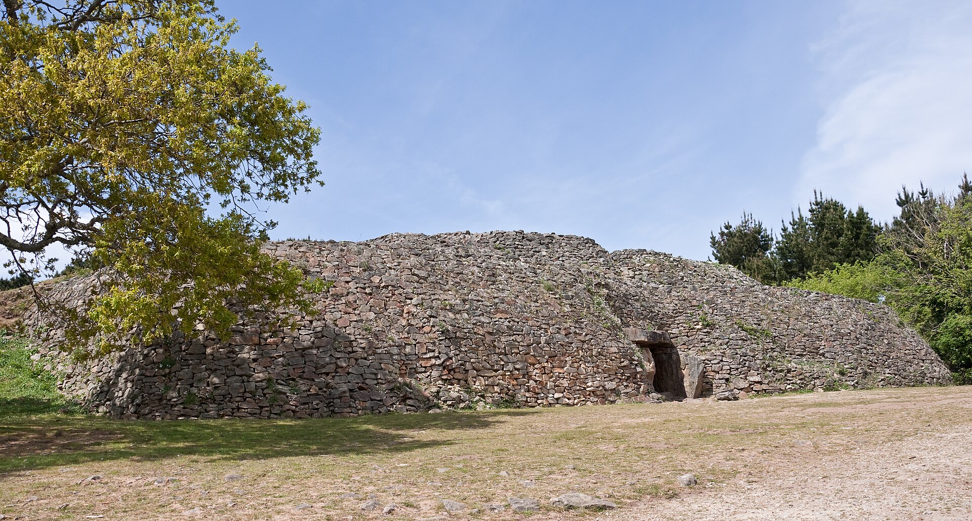 The drystone exterior of the reconstructed Gavrinis cairn
