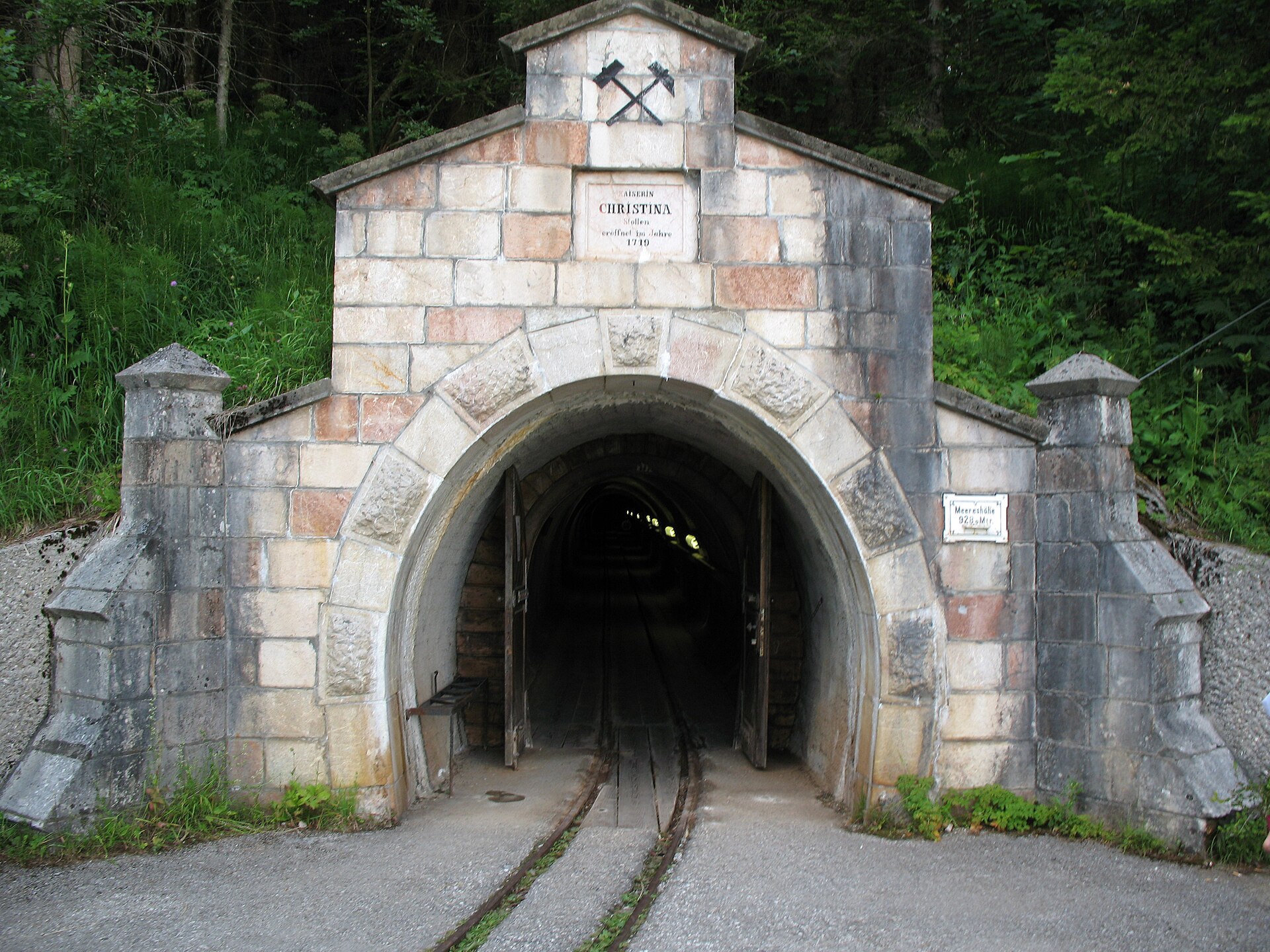 Hallstatt salt mine gallery