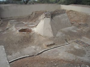 Harappa Pakistan Indus Valley Civilization . A large well and bathing platforms from Harappa occupation around 2200–1900