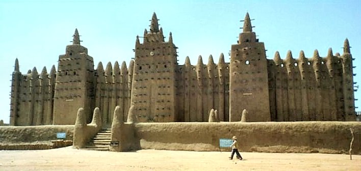 Moschee von Djenné Beschreibung: Die Moschee von Djenné Quelle: Foto von Klaus Kien, entstanden in den 90er Jahren im Ra