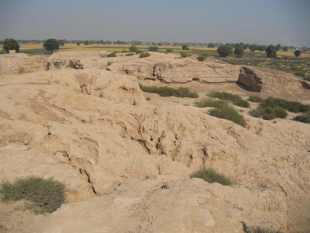 A wider view across the mounds of Kalibangan, set in the dry plain the river left behind