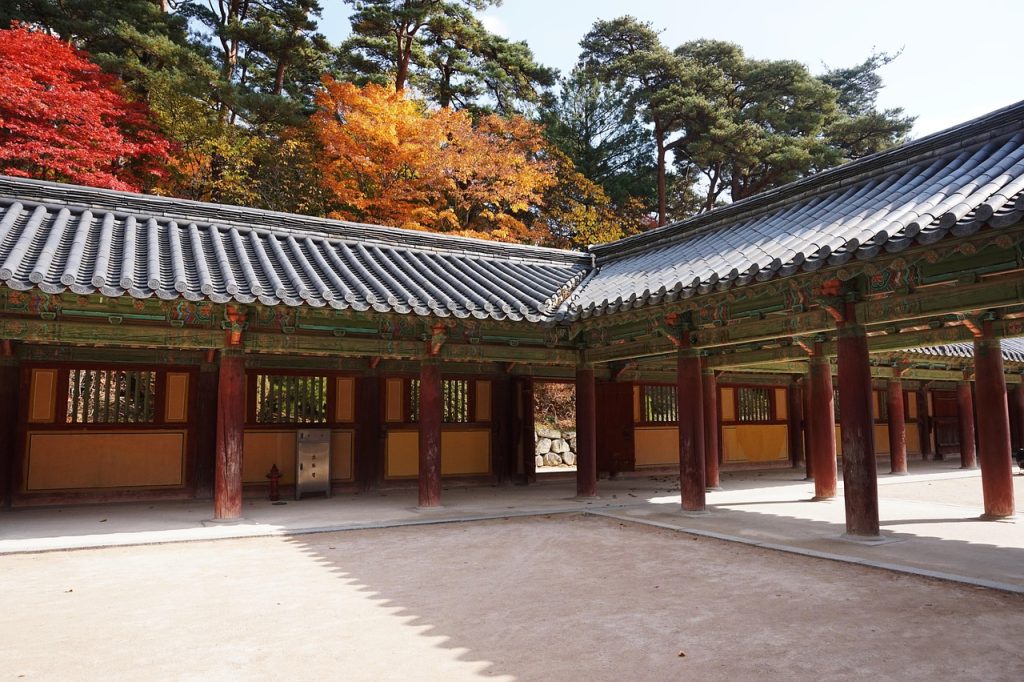 A hillside temple, where Buddhism, Confucianism and shamanism meet.