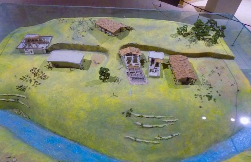 Model of the Nevalı Çori excavation site before it was flooded by the Atatürk Dam