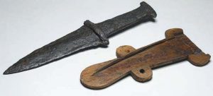Pazyryk culture bronze dagger.jpg