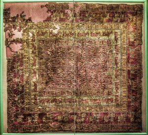Pazyryk carpet (10169022503).jpg