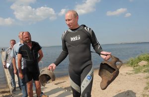Putin with amphora jugs after scuba diving in Phanagoria.jpg