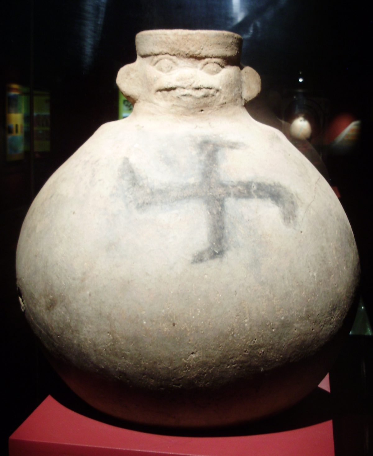 A ceramic vessel displayed at the Huaca Rajada site museum