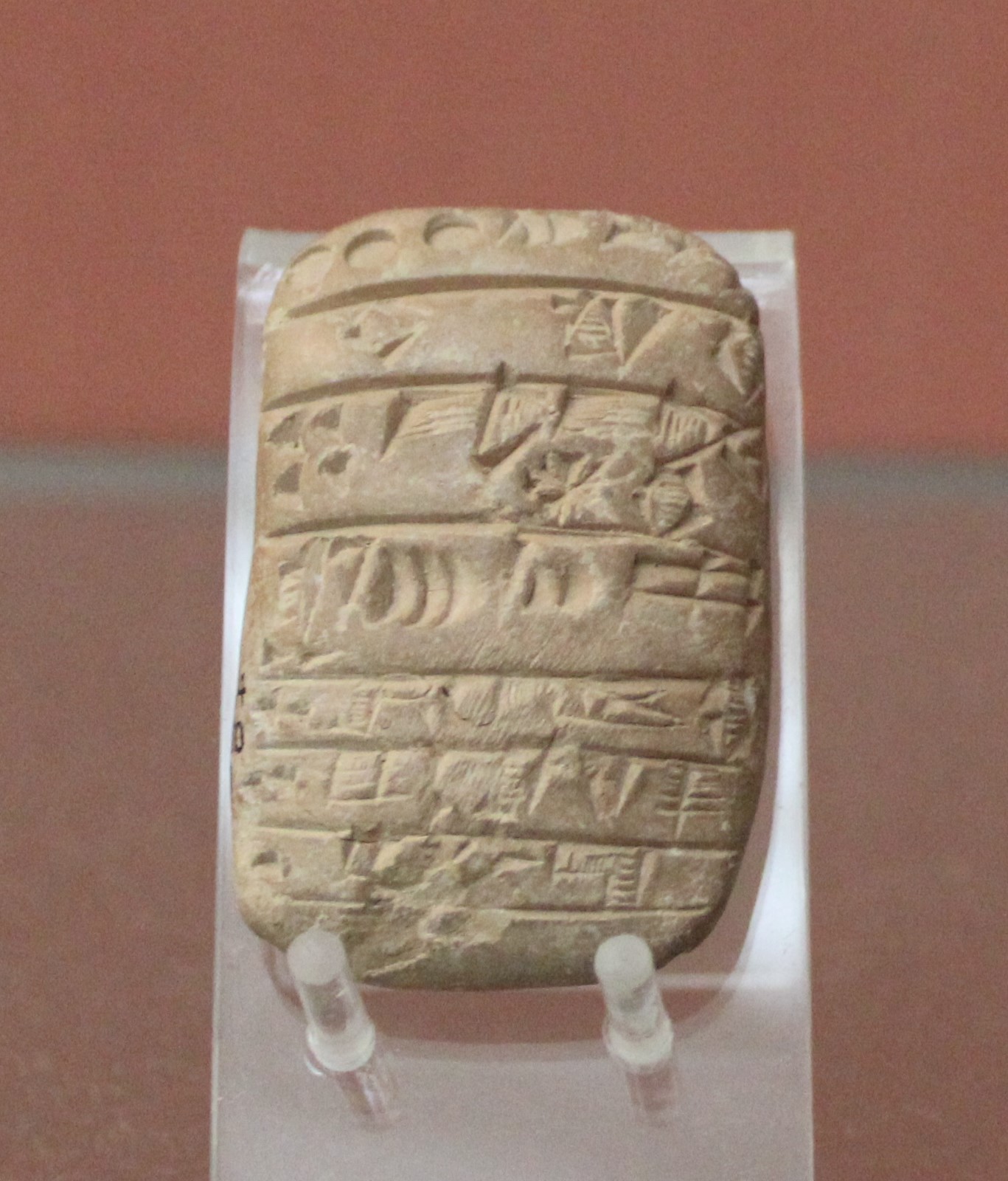A cuneiform tablet from the Akkadian period at Tell Brak, a written trace of the city’s place in a wider empire.