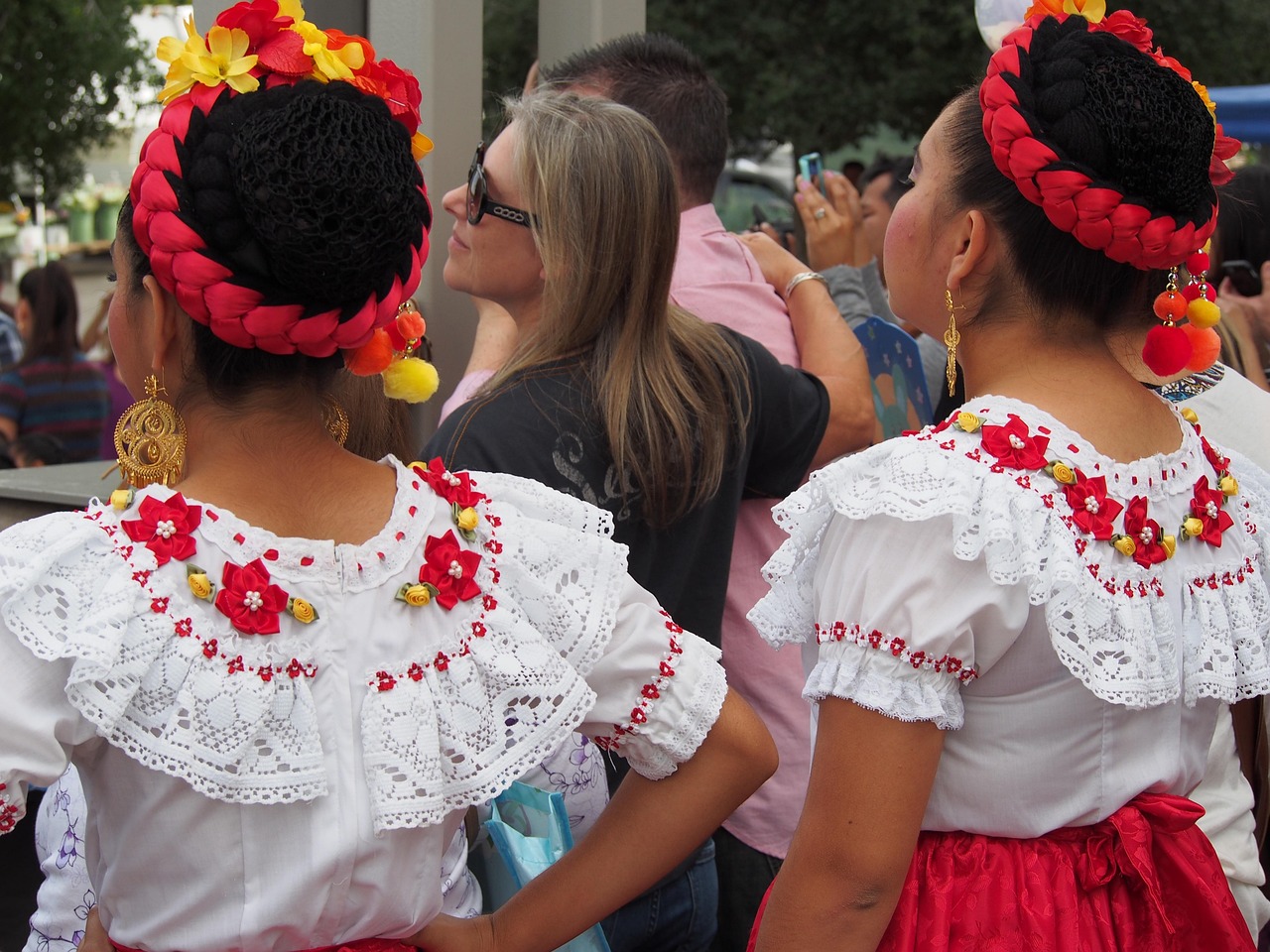 Ritual dance and song accompany the ceremonies that mark the Wixárika farming calendar.