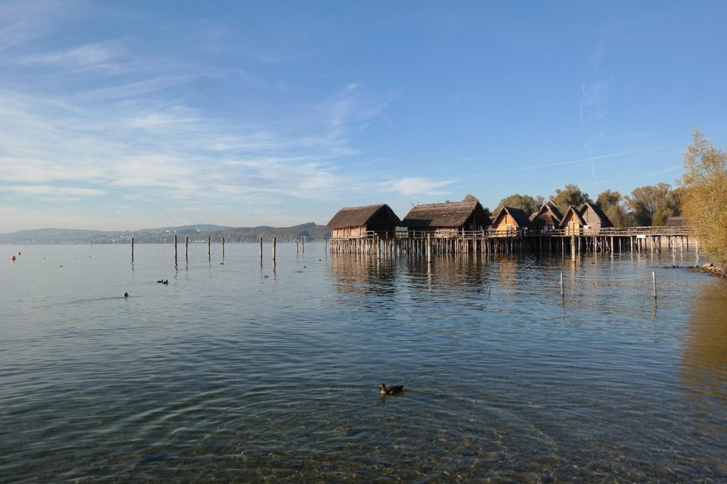 Villages of wooden stilt houses and strong clan ties shaped Zhuang society.