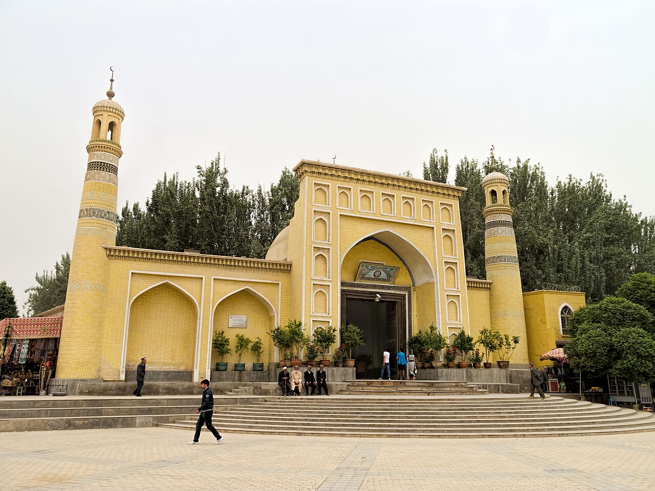 A street scene in Kashgar in Xinjiang, one of the Silk Road cities where the Uzbeks of China settled